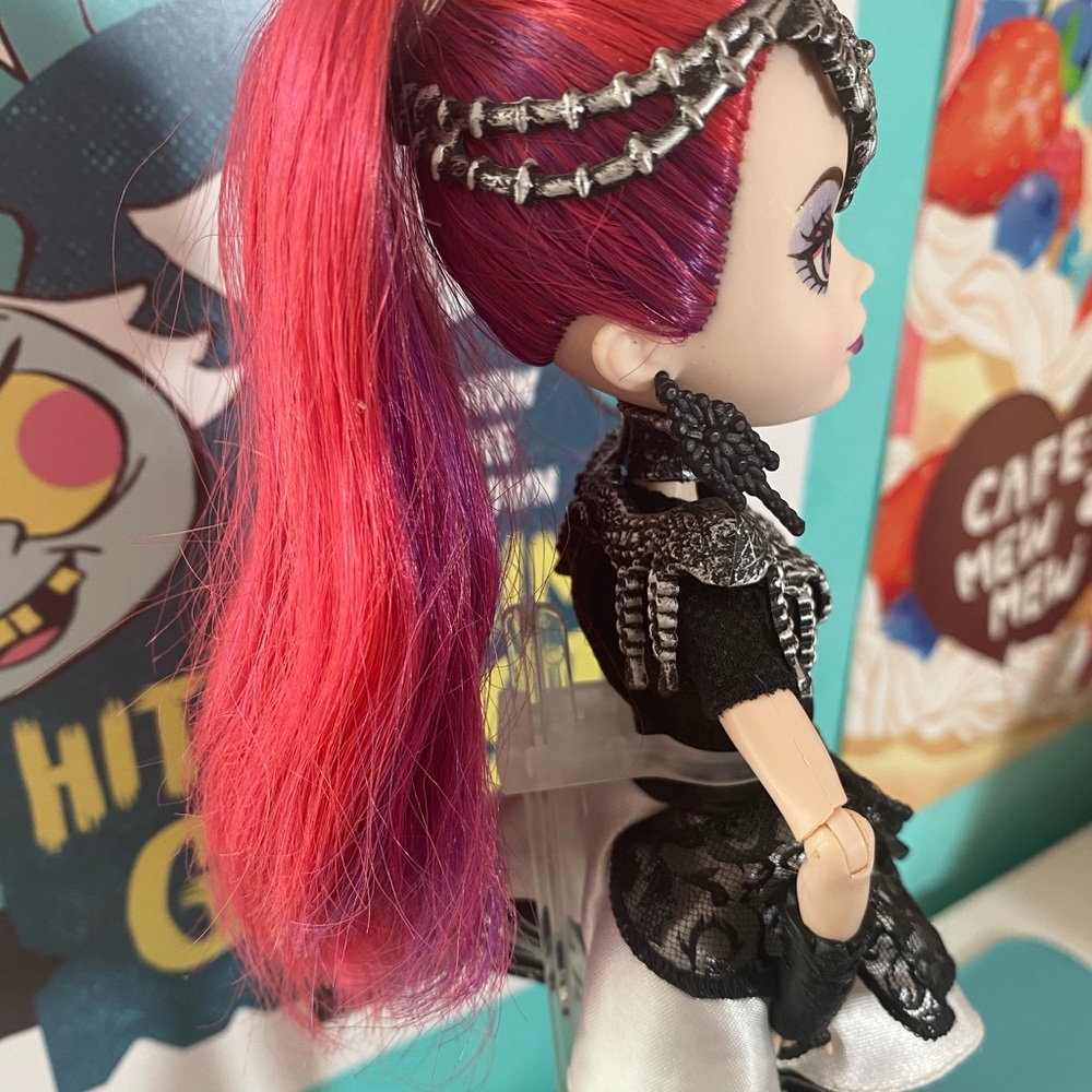 Like new, Mira Shards doll from Ever After High! - Picture 6 of 10